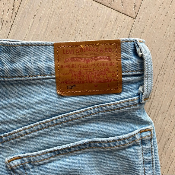 Levi’s 501 Dibs Tape Denim Shorts - Picture 5 of 9